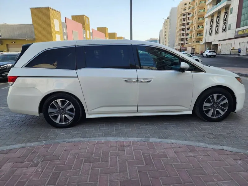 2014 Honda Odyssey in Dubai
