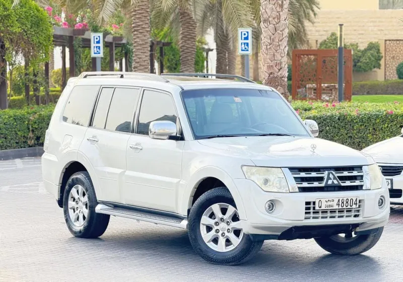 2012 ميتسوبيشي باجيرو in Dubai
