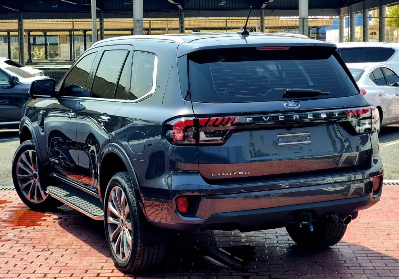 2024 Ford Everest in Dubai