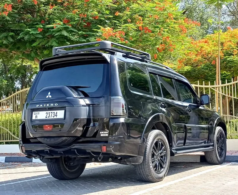 2017 ميتسوبيشي باجيرو in Dubai