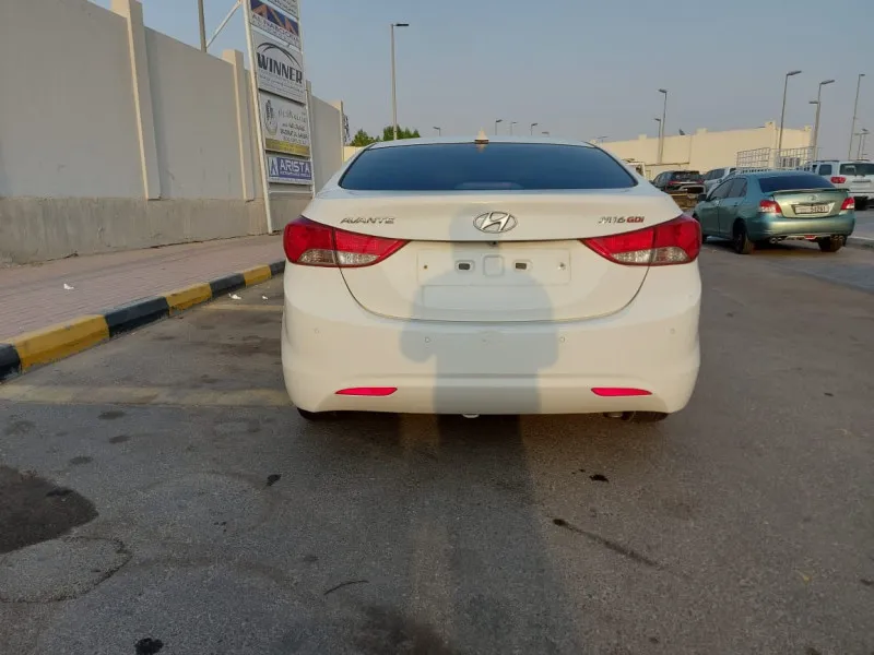 2012 هيونداي افانتي in Dubai