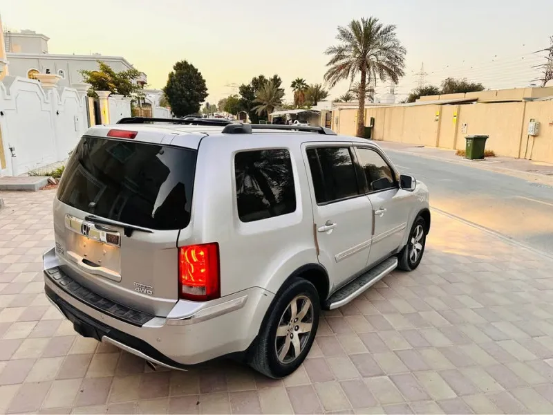 2012 هوندا بايلوت in Dubai