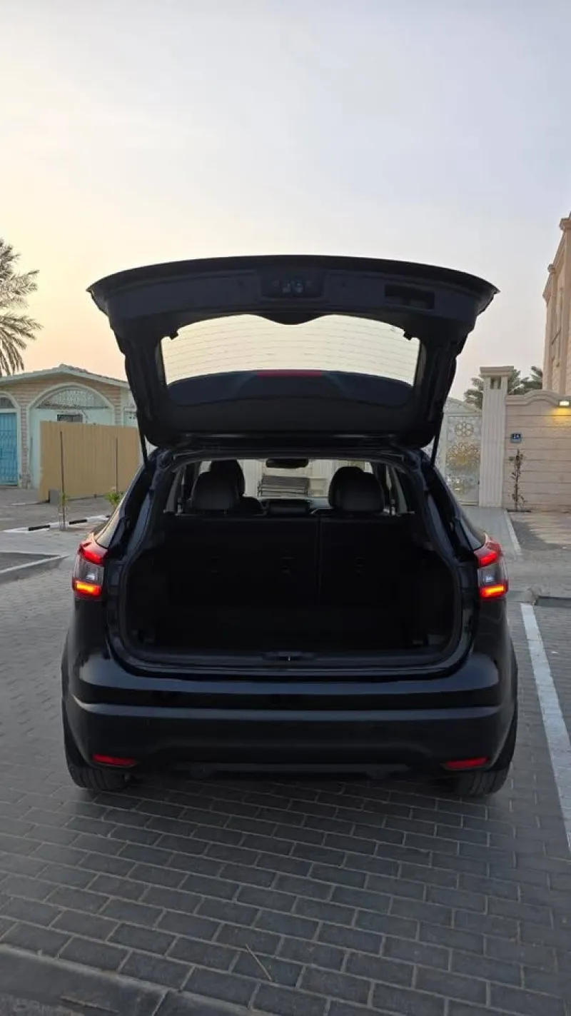 2022 نيسان روج in Dubai