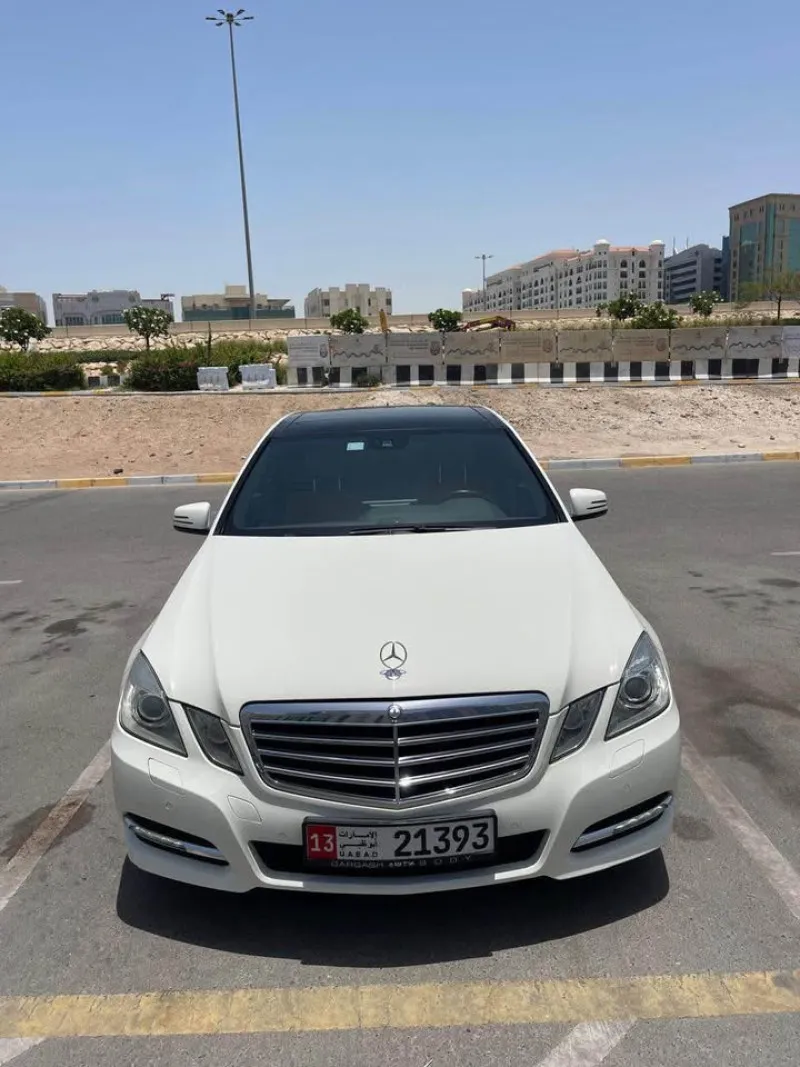 2011 مرسيدس-بنز الفئة - E in Dubai