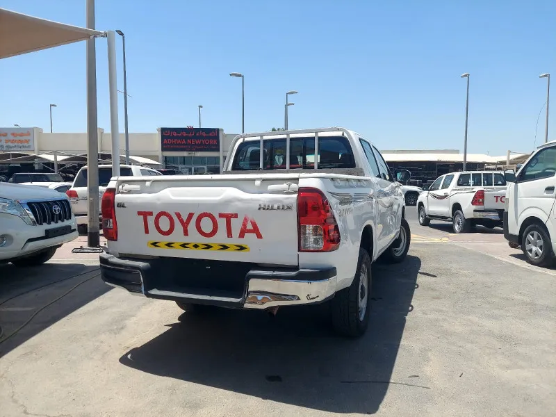 2017 Toyota Hilux in Dubai