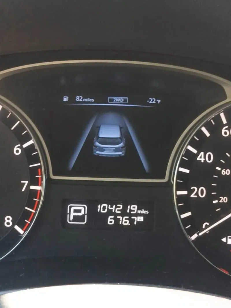 2014 نيسان باثفايندر in Dubai