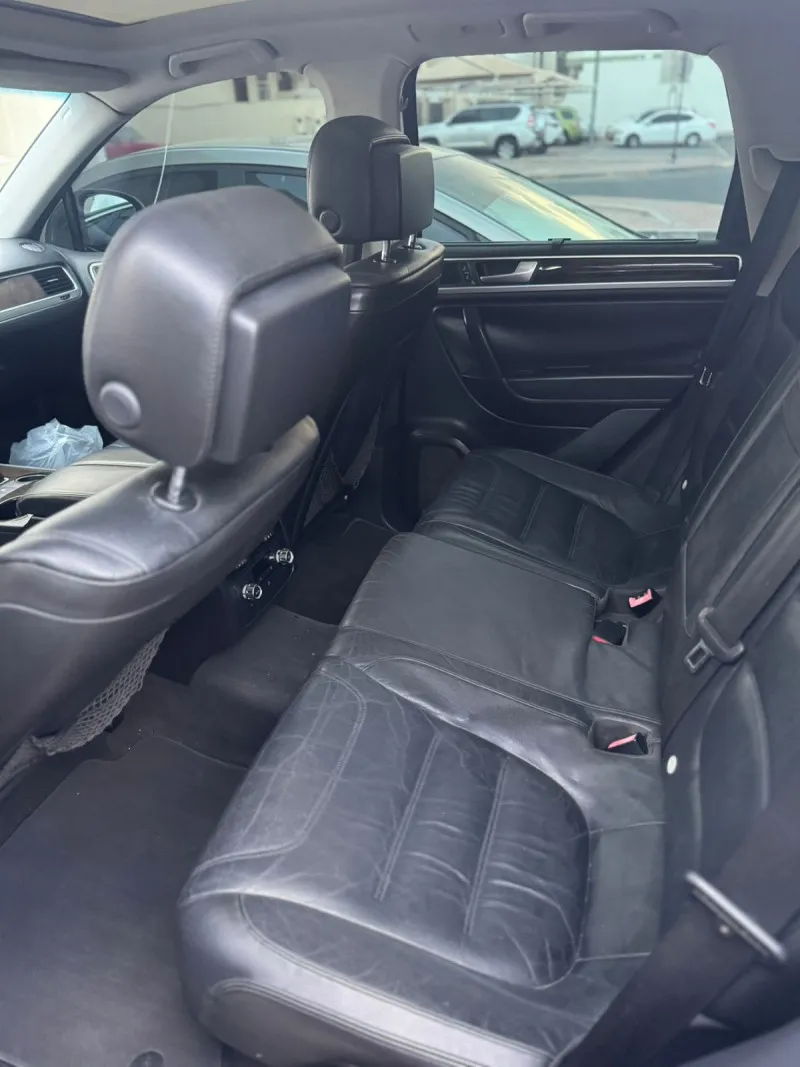 2014 Volkswagen Touareg in Dubai