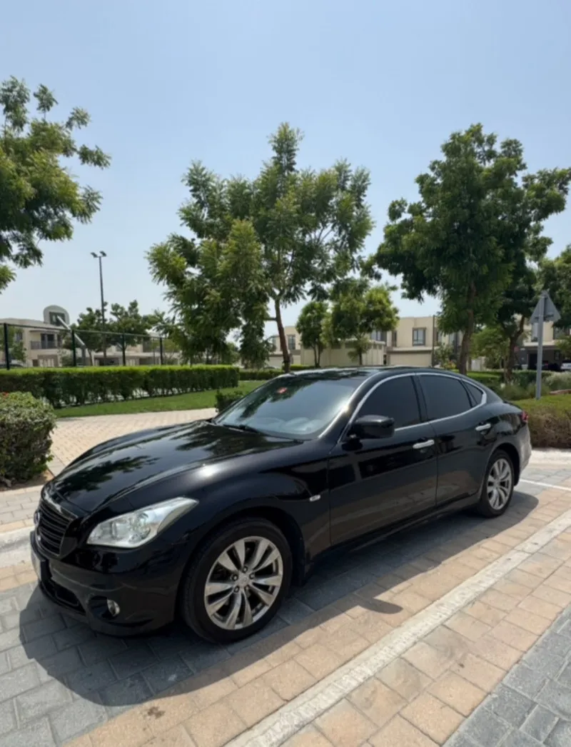 2013 إنفينيتي ام ٣٧ in Dubai