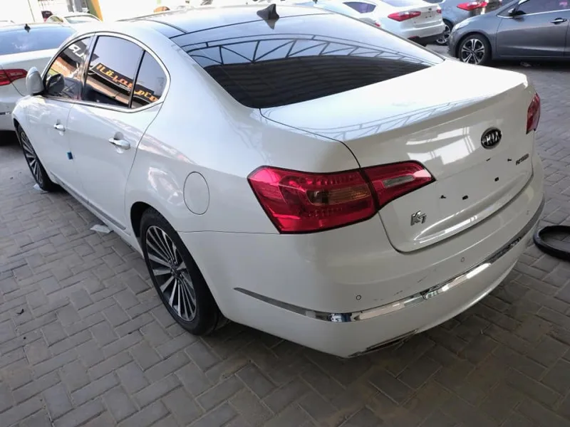 2013 كيا كي ٧ in Dubai