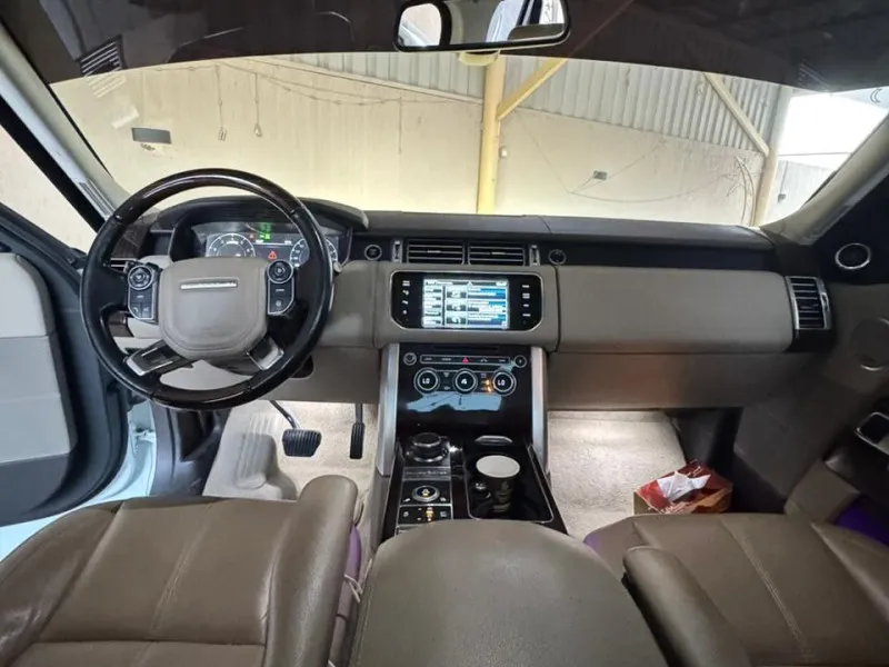 2015 Land Rover Range Rover in Dubai