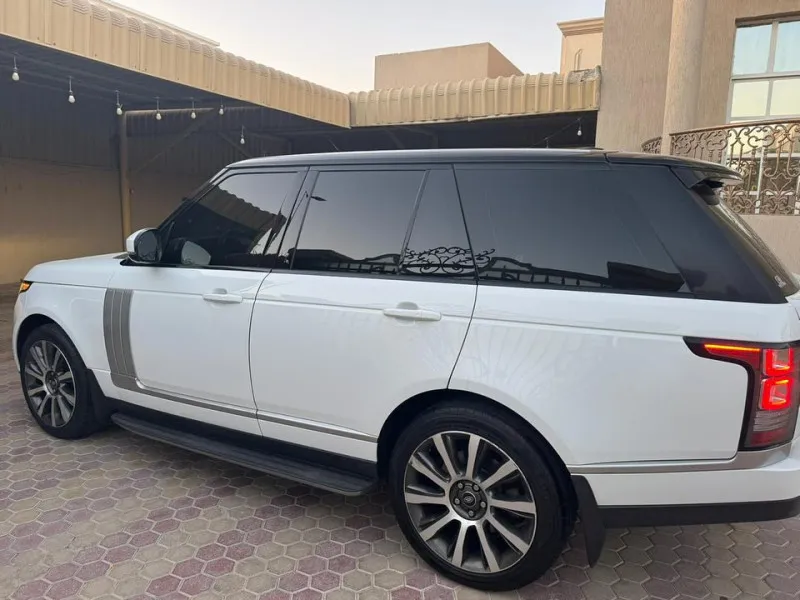 2015 Land Rover Range Rover in Dubai