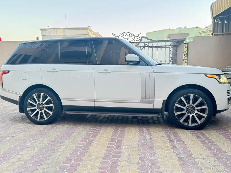 2015 Land Rover Range Rover in Dubai