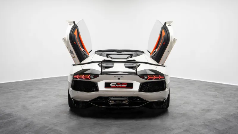 2015 لامبورجيني أفندايتر in Dubai