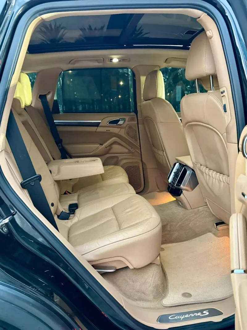 2012 Porsche Cayenne in Dubai