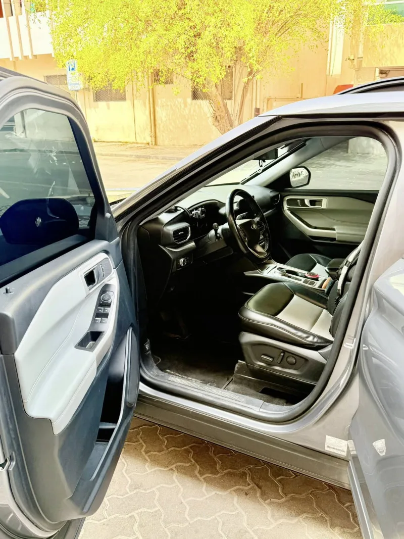 2022 Ford Explorer in Dubai