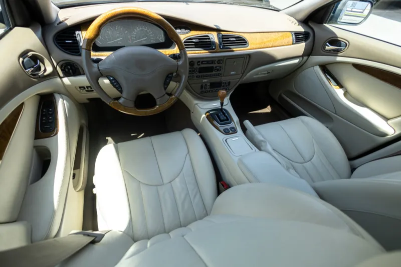 1999 Jaguar S-Type in Dubai