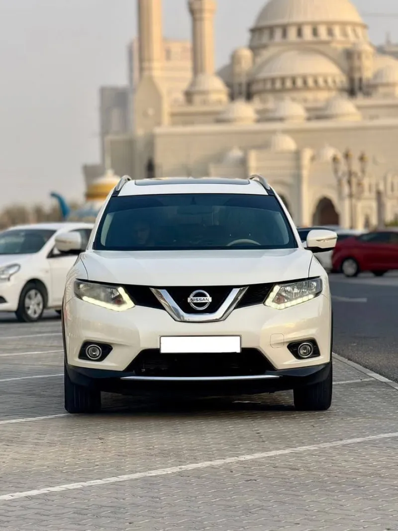 2015 نيسان اكس تريل in Dubai