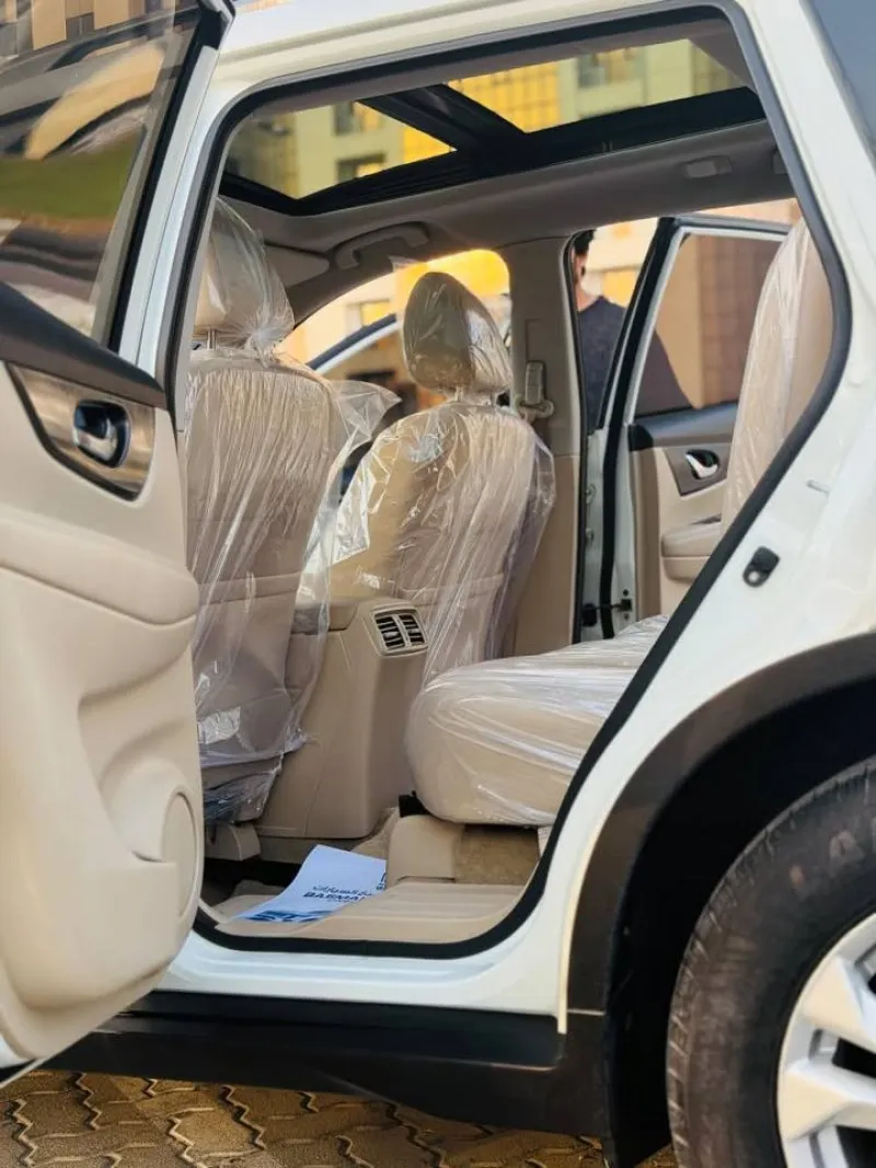 2015 نيسان اكس تريل in Dubai