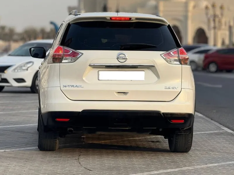 2015 نيسان اكس تريل in Dubai