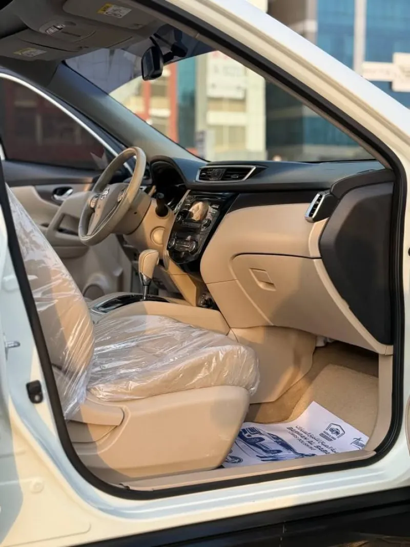 2015 نيسان اكس تريل in Dubai