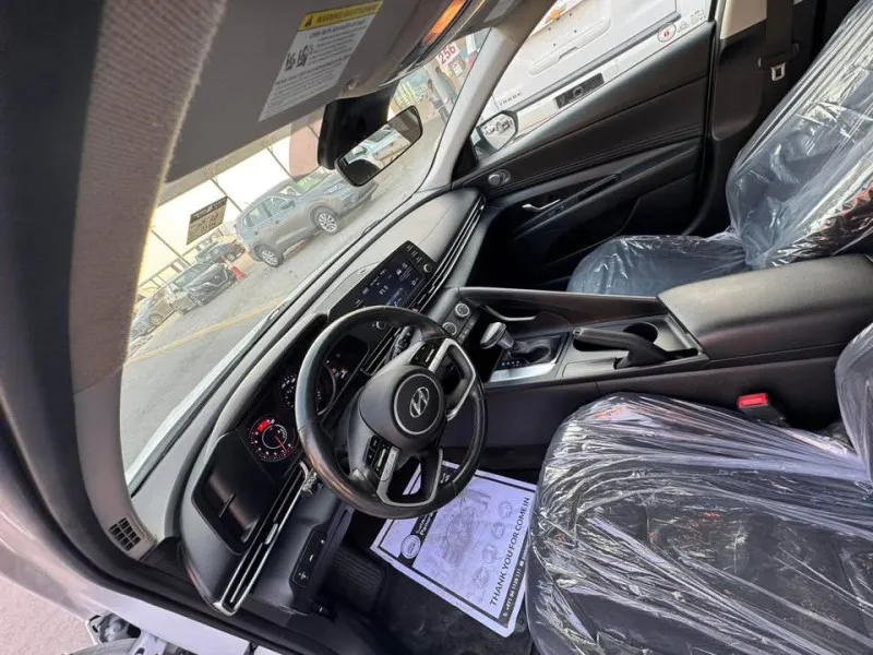 2022 Hyundai Elentra in Dubai