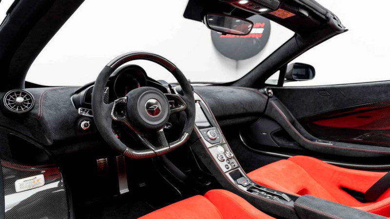 2017 McLaren 675LT in dubai