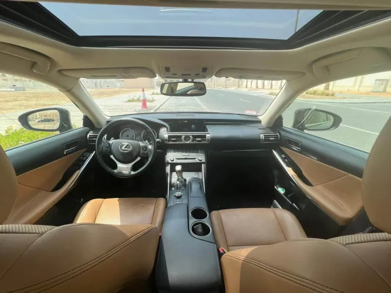 2016 Lexus IS in Dubai