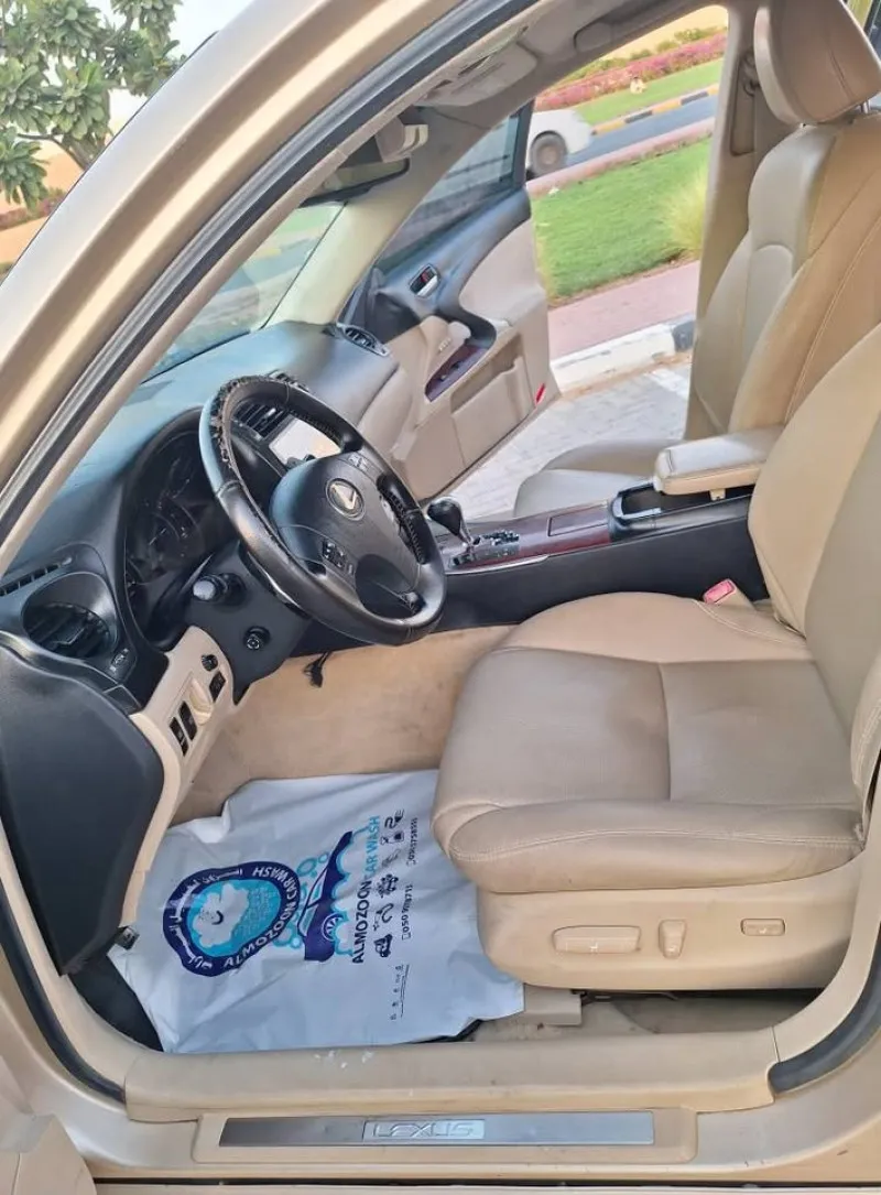 2014 فولجس فاجن باسات in Dubai