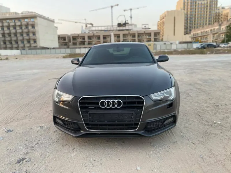 2013 اودي آي ٥ in Dubai