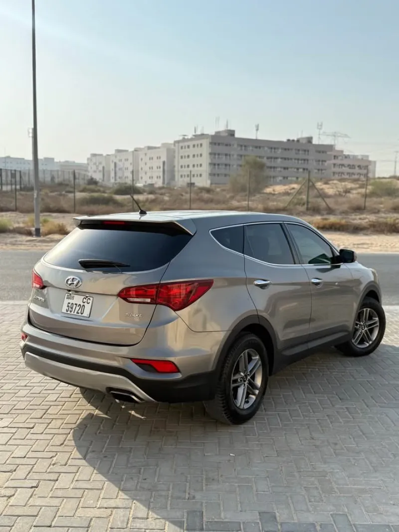 2018 هيونداي سانتا في in Dubai
