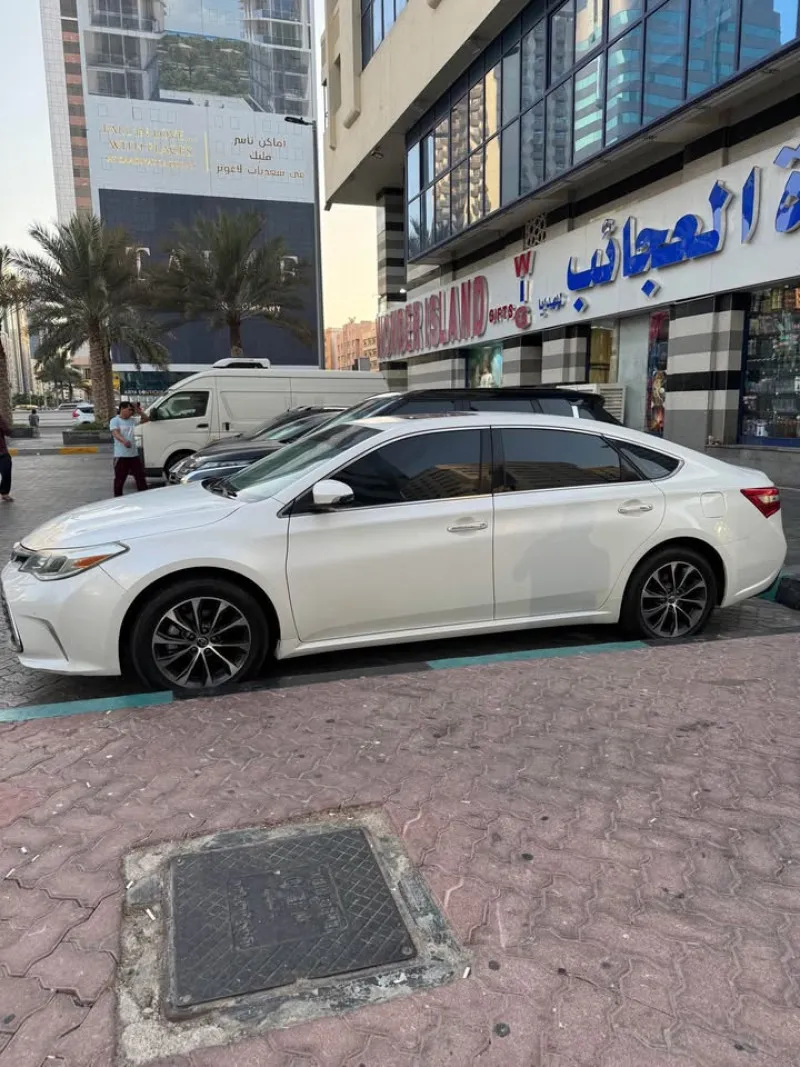 2017 Toyota Avalon in Dubai