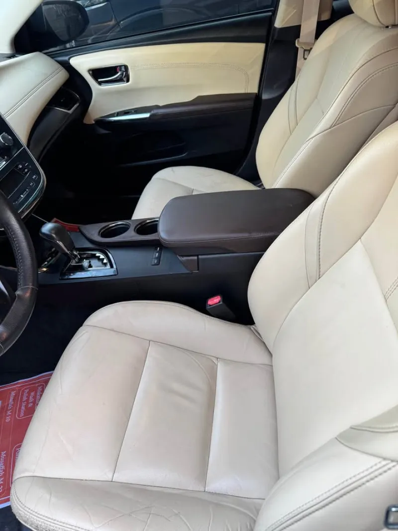 2017 Toyota Avalon in Dubai