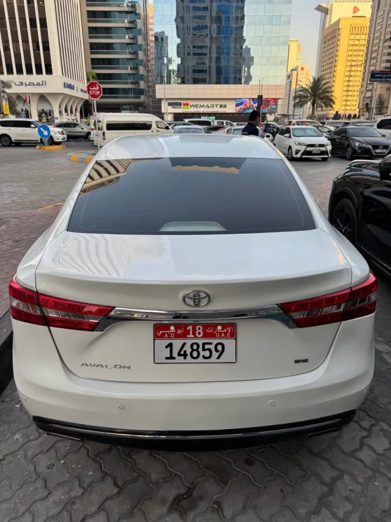 2017 Toyota Avalon in Dubai