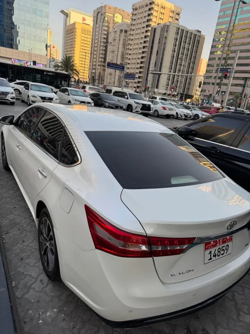 2017 Toyota Avalon in Dubai
