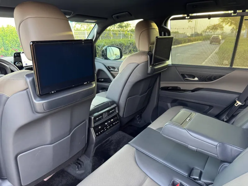 2025 Lexus LX 700 in Dubai