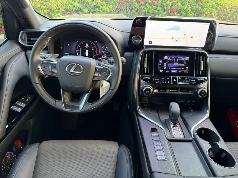2025 Lexus LX 700 in Dubai
