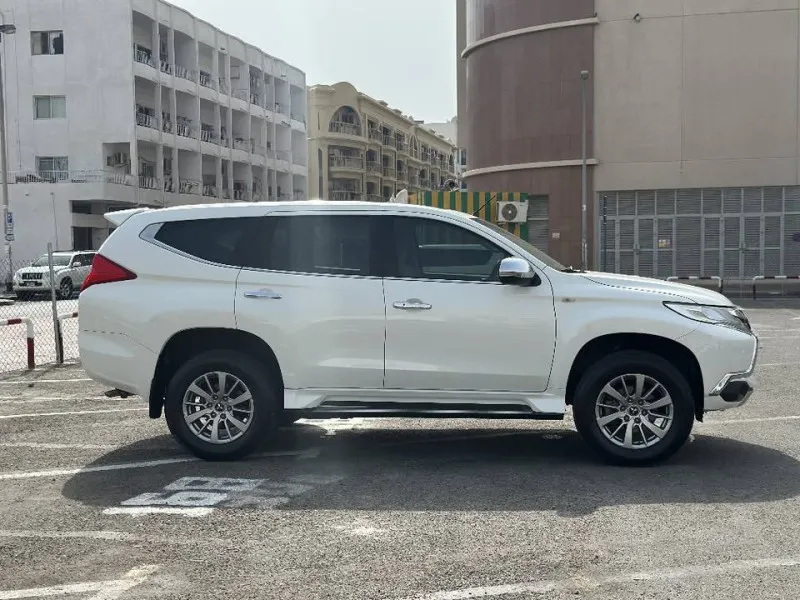 2019 ميتسوبيشي مونتيرو in Dubai