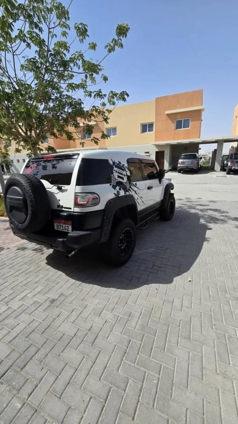 2010 تويوتا أف جي كروزر in Dubai