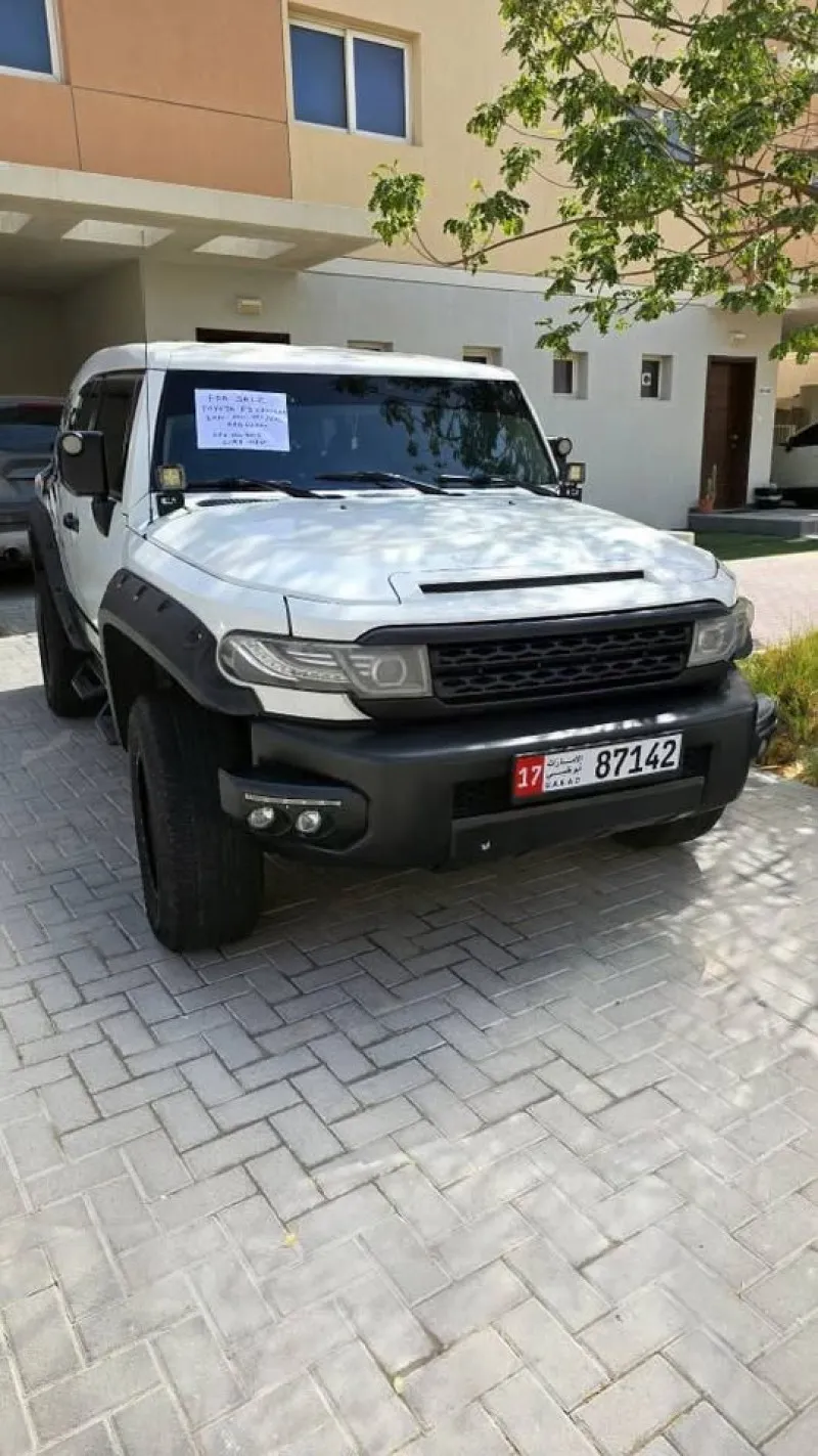 2010 تويوتا أف جي كروزر in Dubai