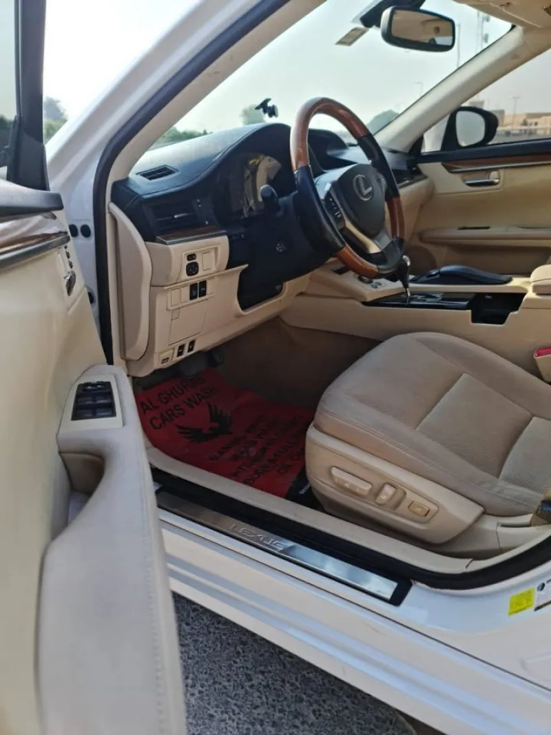 2014 لكزس ES - اي اس in Dubai