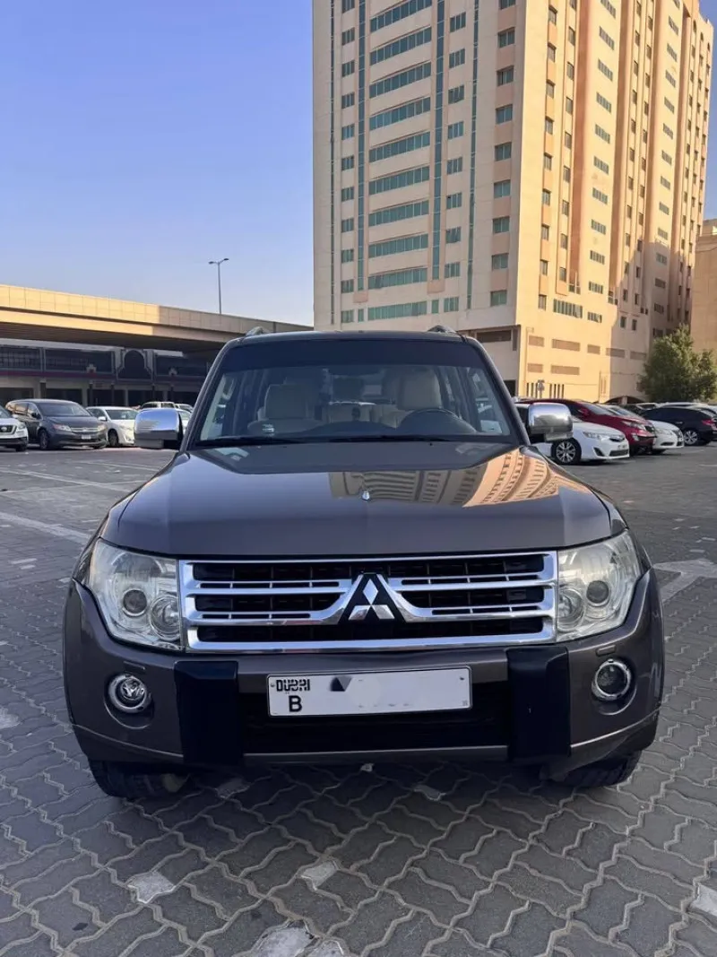 2011 ميتسوبيشي باجيرو in Dubai