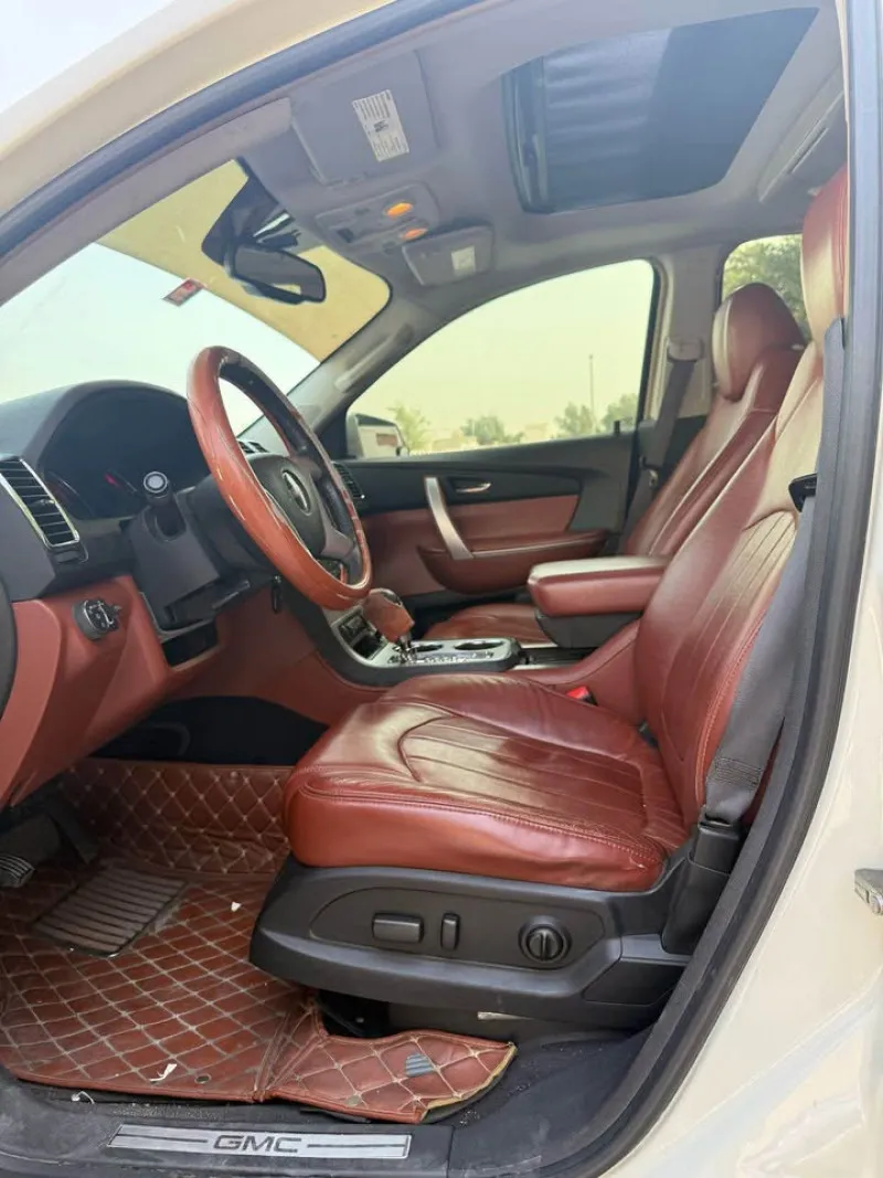2009 GMC Acadia in Dubai