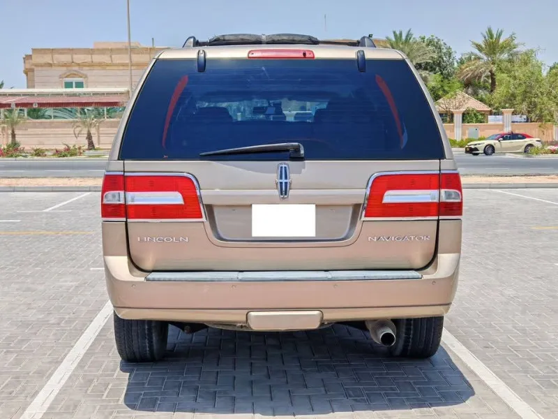 2014 لينكولن نافيجيتور in Dubai