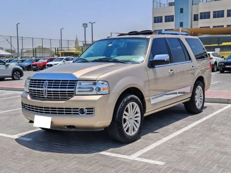 2014 لينكولن نافيجيتور in Dubai