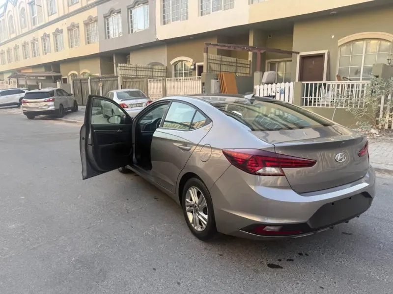2020 Hyundai Elentra in Dubai