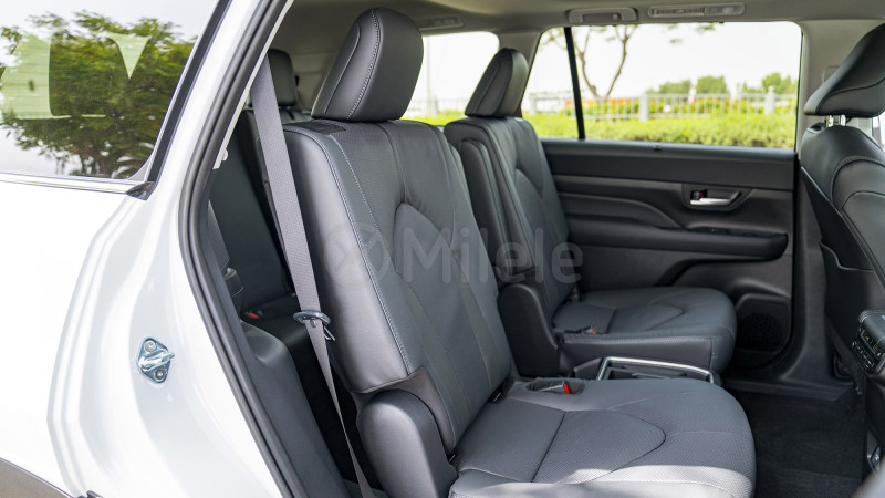 2024 Toyota Grand Highlander in dubai