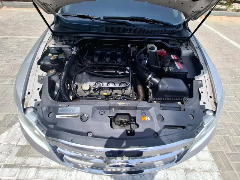 2010 Ford Taurus in Dubai