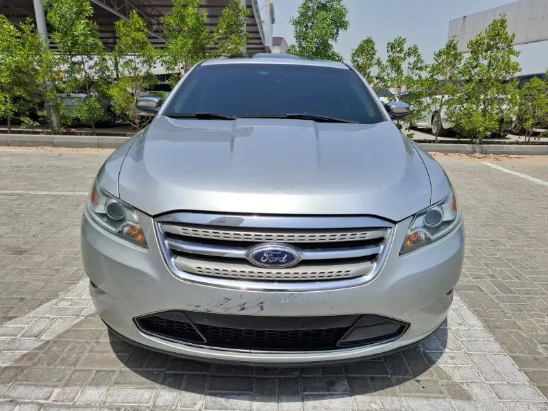 2010 Ford Taurus in Dubai