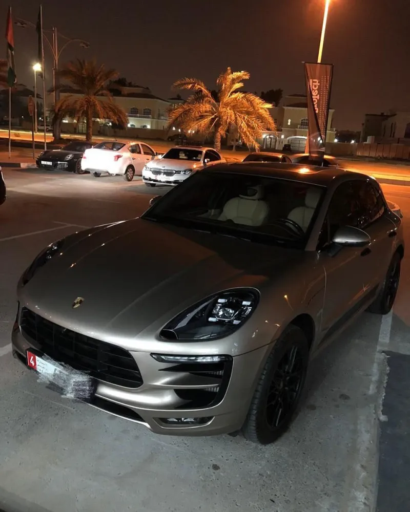 2017 Porsche Macan in Dubai