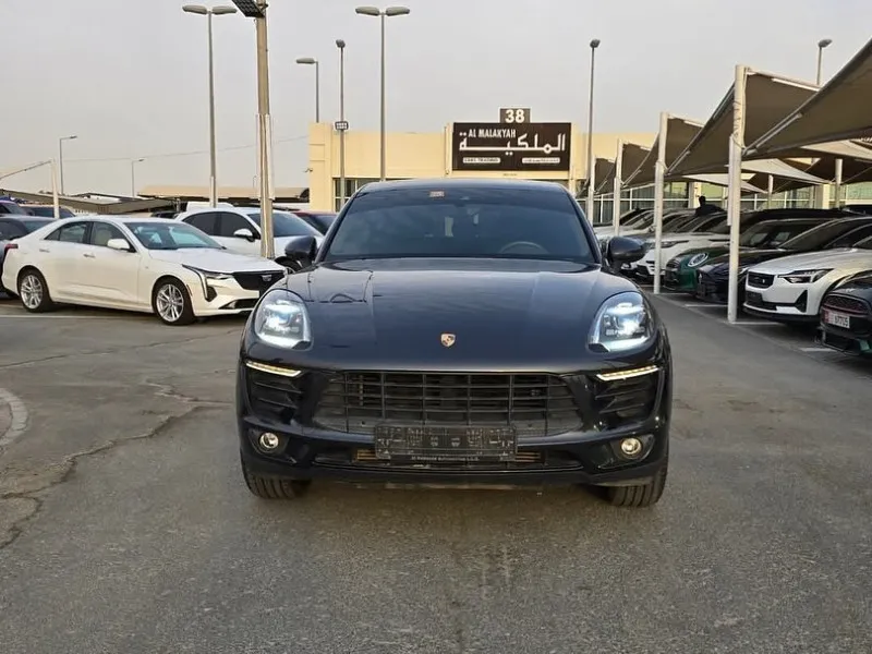 2017 بورش ماكان in Dubai